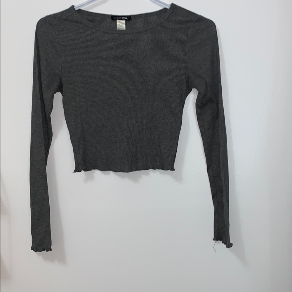 A fashion nova crop top